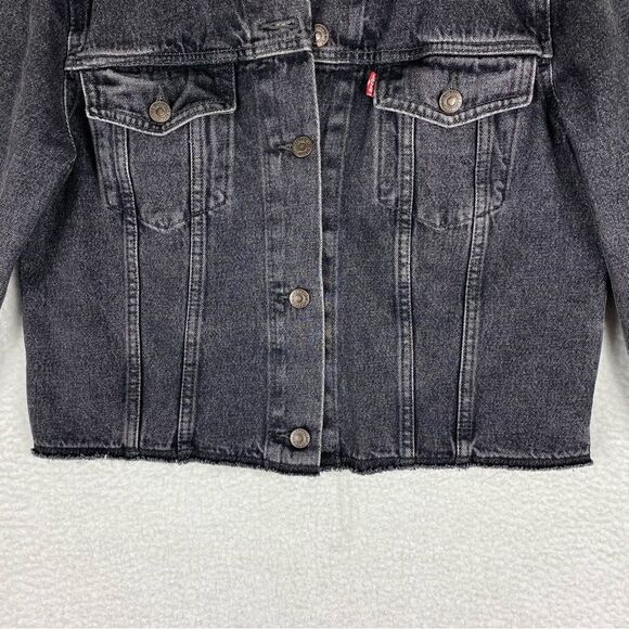 Levi's Jacket Womens M‎ Black Denim Cropped Trucker Raw Edges Collarless Fade - Picture 3 of 16